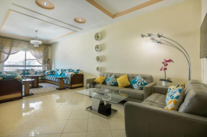 A high-rise apartment with sea-view and parking